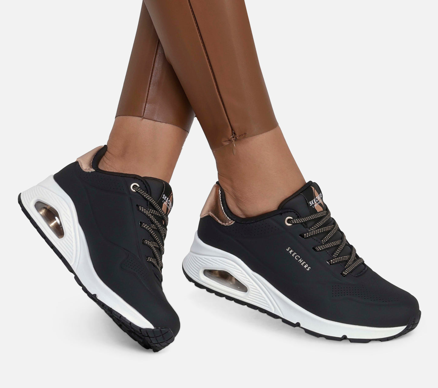 Wide Fit: Uno - Shimmer Away Shoe Skechers.dk