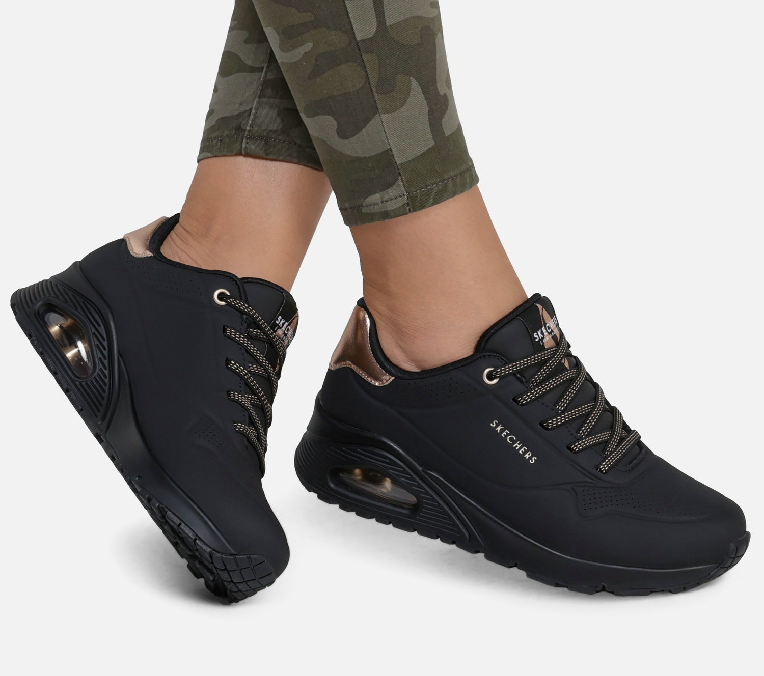 Wide Fit: Uno - Shimmer Away Shoe Skechers.dk